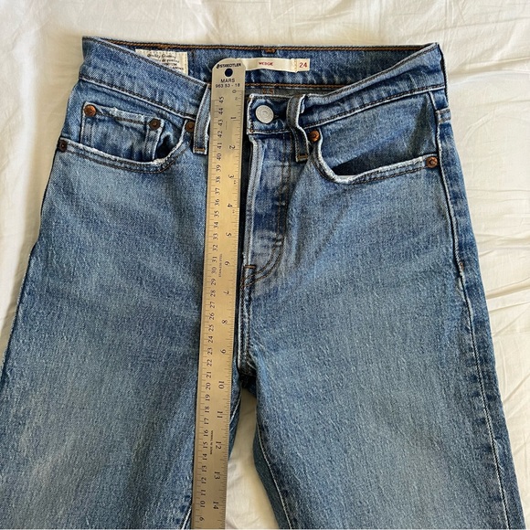 LEVI’S Wedgie Jean (24) - Picture 5 of 9